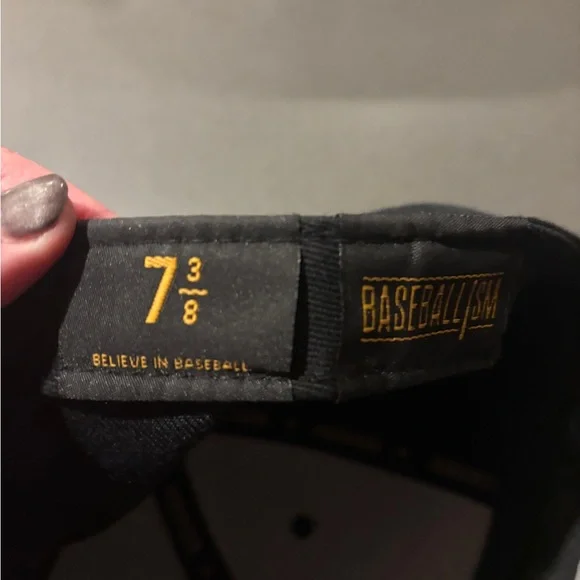 BaseBallism Black drooling Dog Embroidered Cap fitted 7 3/8 never worn - Picture 10 of 10
